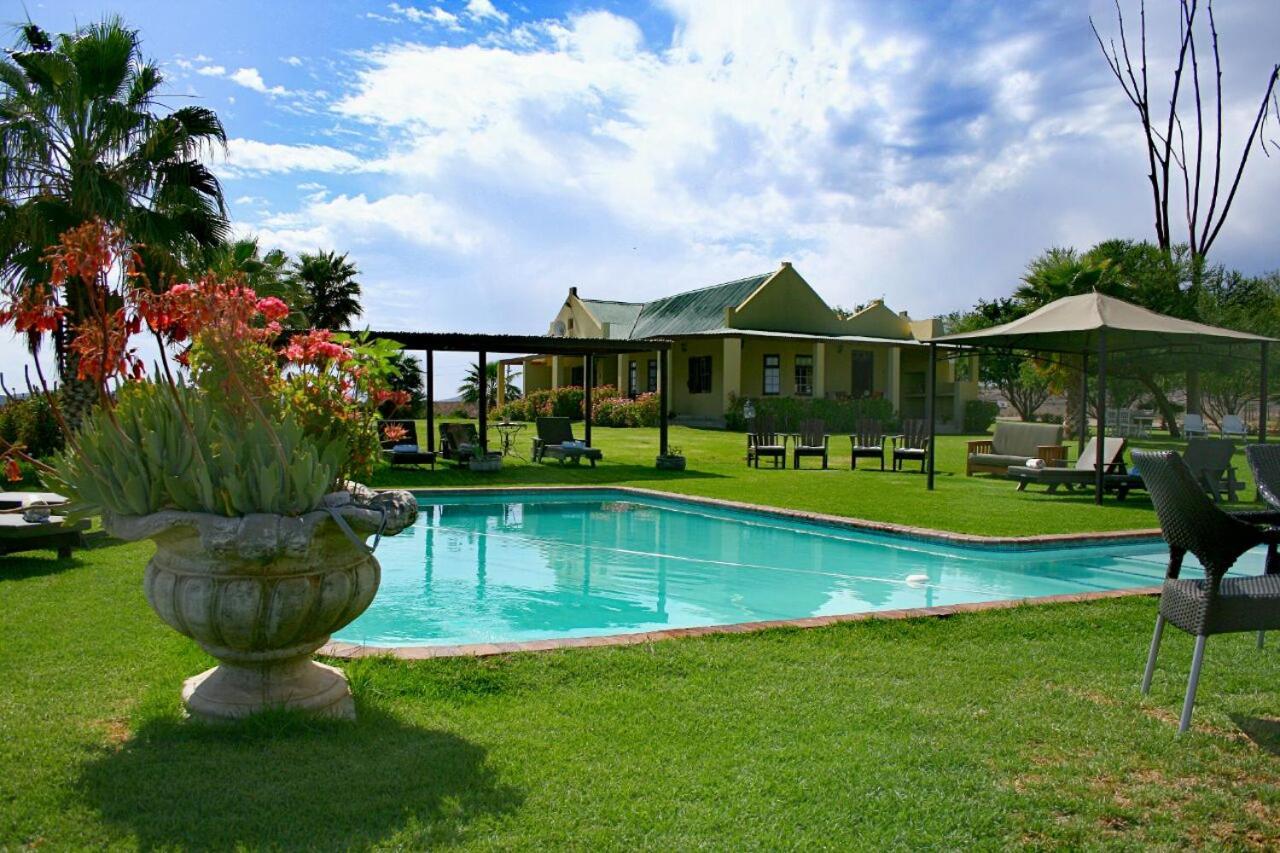 De Denne Country Guest House Oudtshoorn Esterno foto